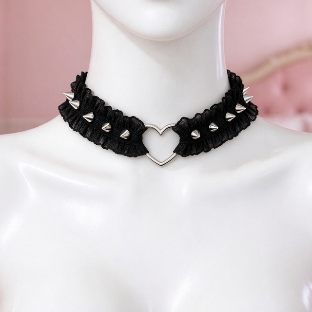 Heartspike Lace Choker