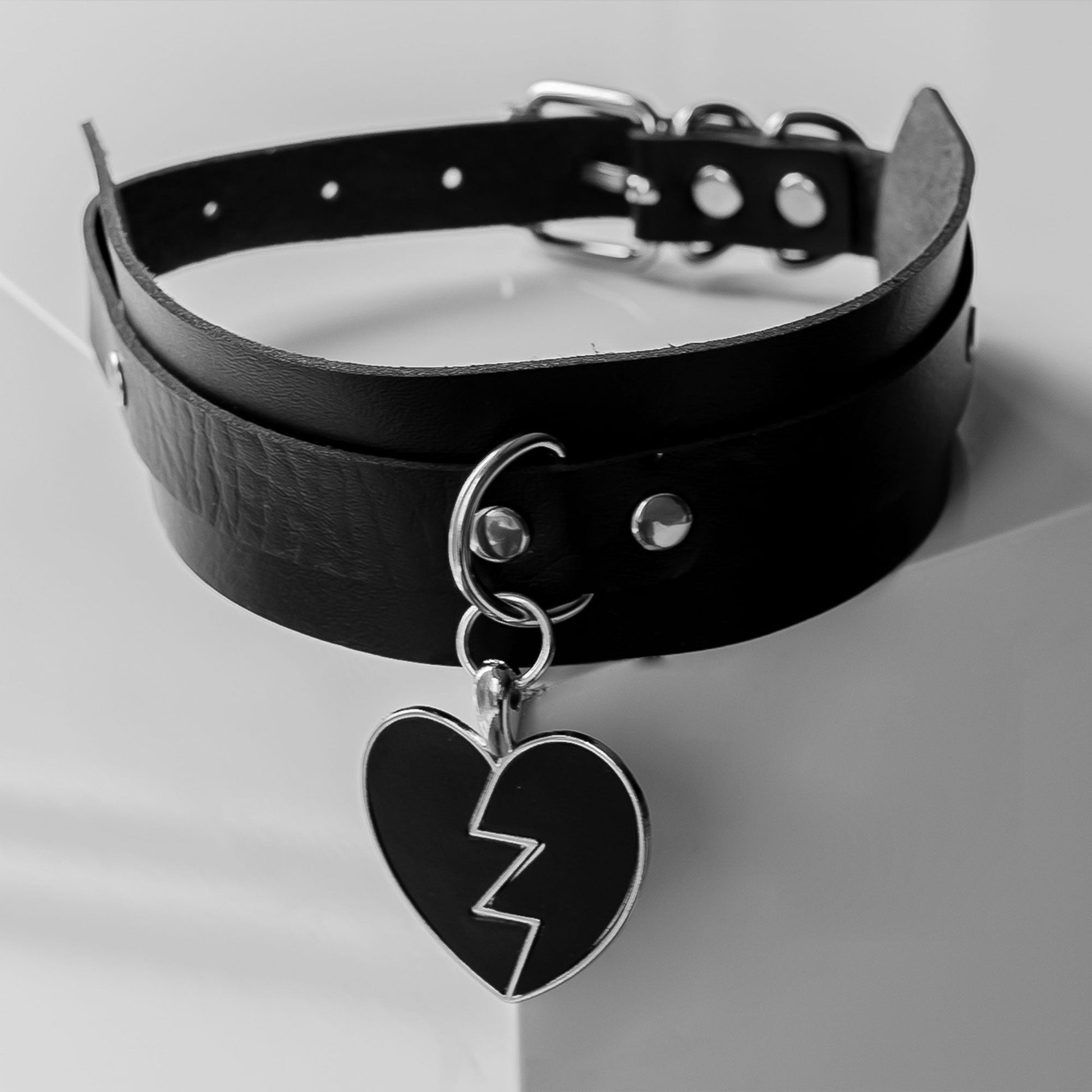 Broken Heart Black Goth Choker - Lewd Fashion