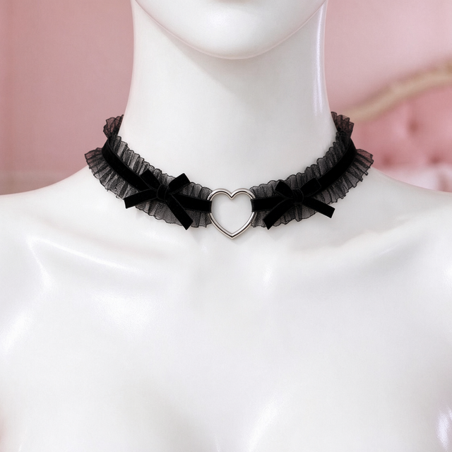 Velvet Crush Lace Choker