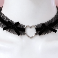 Velvet Crush Lace Choker in black, close-up of the centre detail
