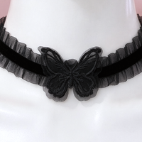Flutterbite Lace Choker in black, close-up of the centre detail