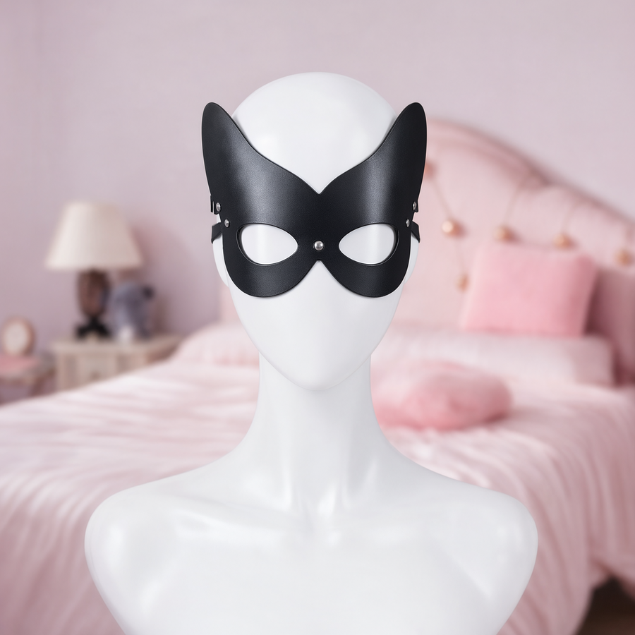 Masquerade mask, front view on a mannequin